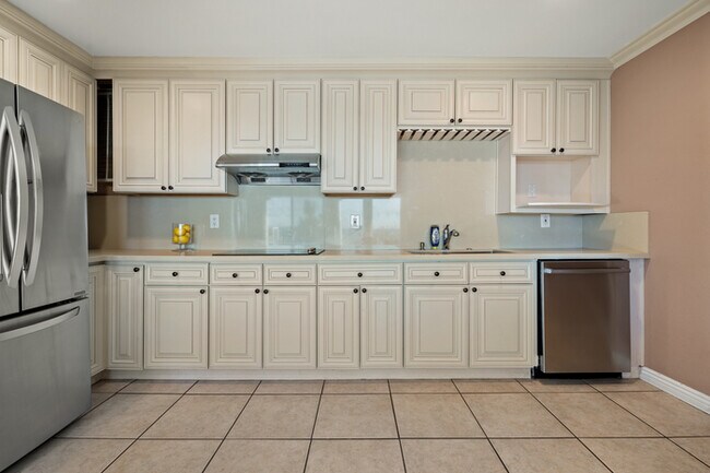 Building Photo - 11141 Limetree Dr