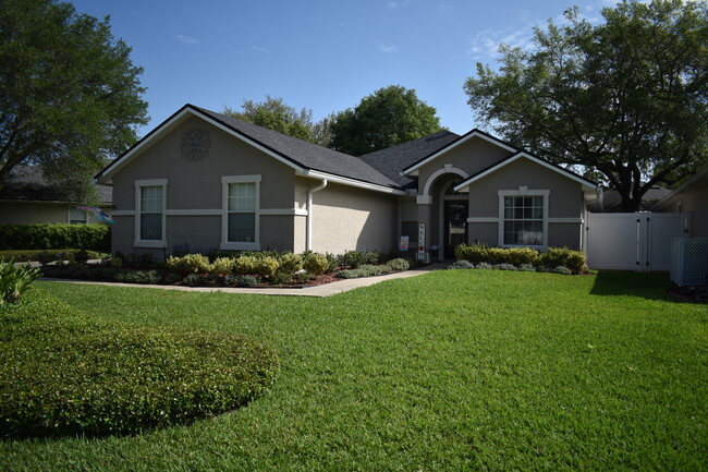 Primary Photo - 1013 Buttercup Dr