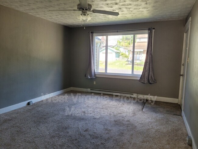 Building Photo - 114 Barber Ln