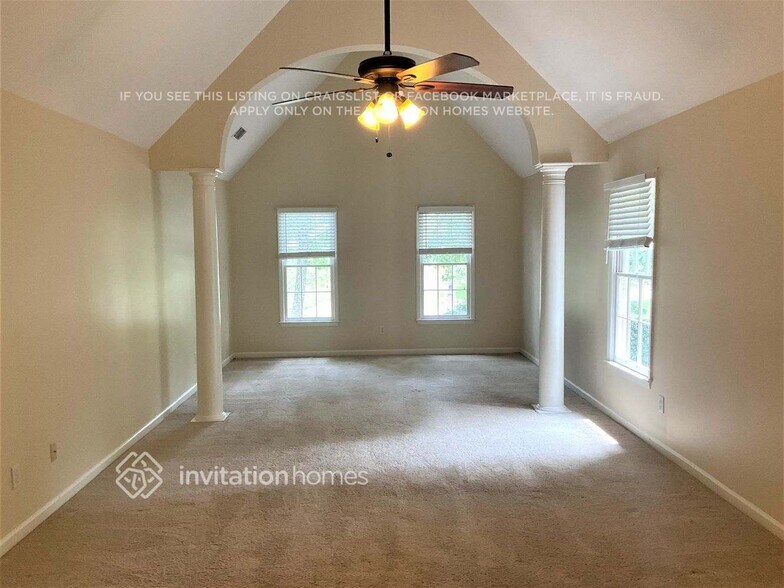 Building Photo - 809 Oak Trail Dr