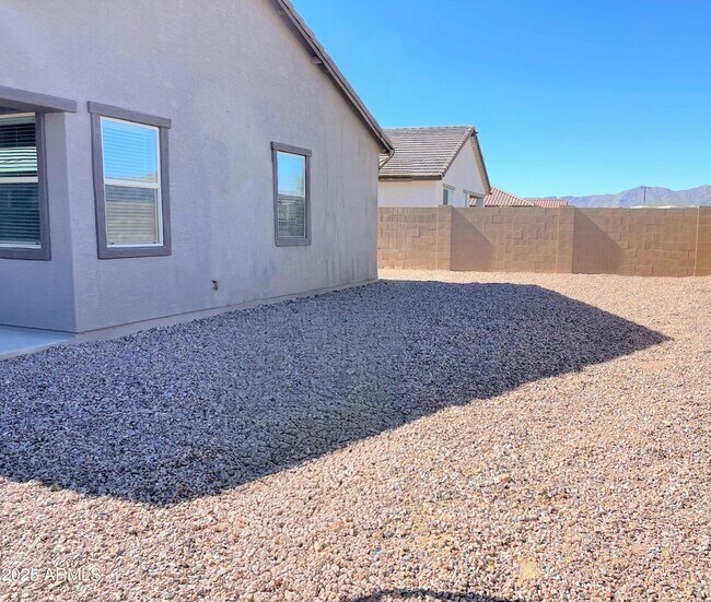 Building Photo - 18828 W Canterbury Dr