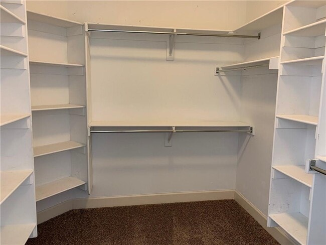 Building Photo - 3709 W Cherokee Rd