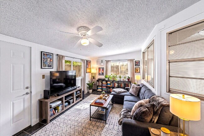Building Photo - MINUTES FROM LACKLAND, MILES FROM BORING