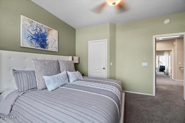 Building Photo - 5512 E Campo Bello Dr