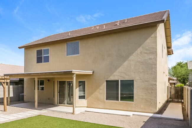 Building Photo - 3007 W La Salle St