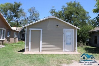 Building Photo - 10 S Van Buren St