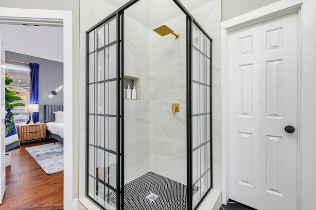 Building Photo - 5709 Courtney Cir