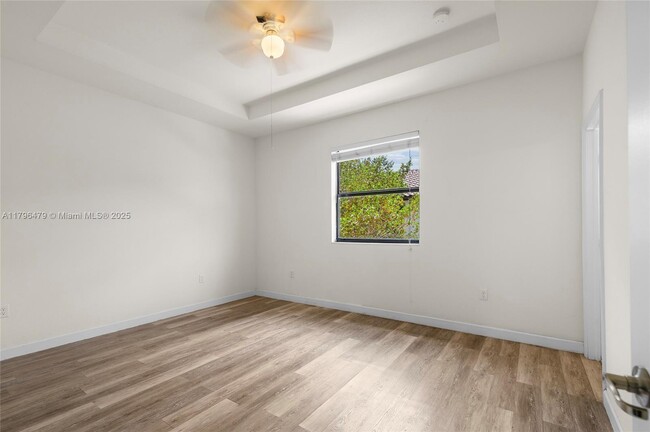 Building Photo - 9314 W 33rd Ln