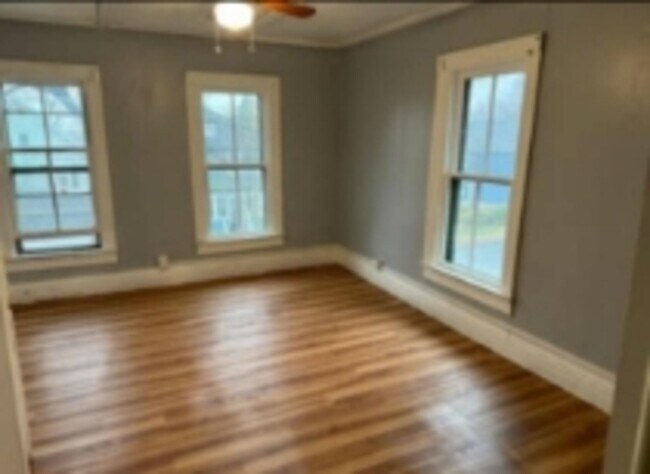 Building Photo - 435 S Meadow St