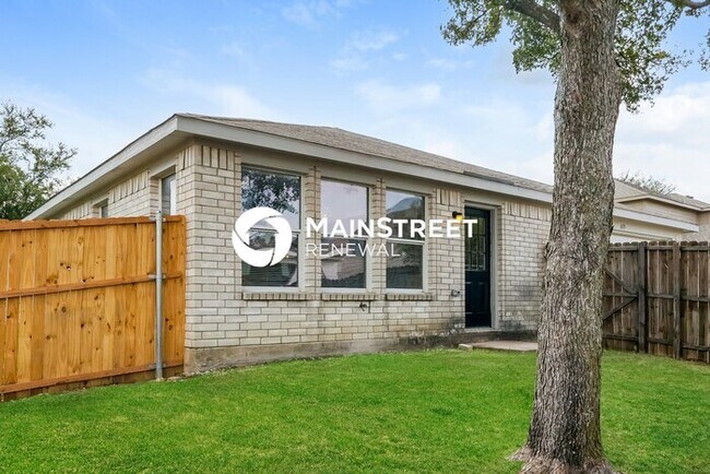 Building Photo - 3 Bedroom Pet-Friendly Home in DESOTO, TX with Main Street Renewal