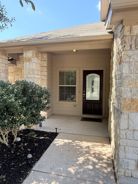 Building Photo - 236 Falcon Ln