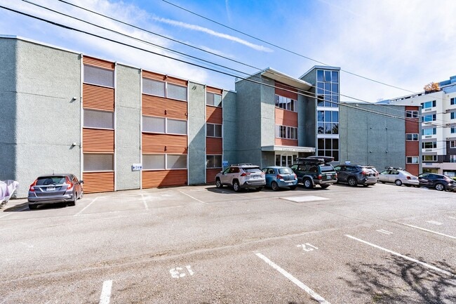 Building Photo - Fairway Apartments