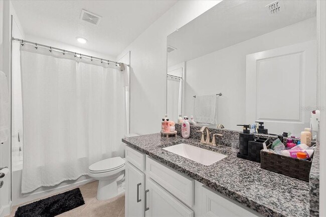 Building Photo - 8166 Crescent Oaks Dr