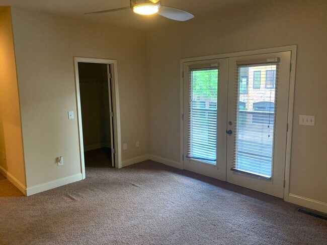 Building Photo - Urban Lofts Unit Available for Pre-Lease!