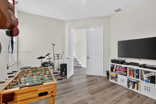 Building Photo - 981 Waterside Cir