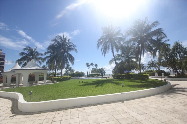 Building Photo - 5151 Collins Ave
