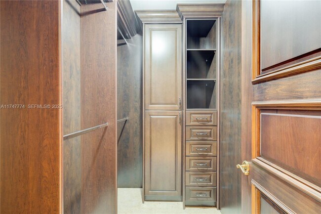 Building Photo - 16047 Collins Ave