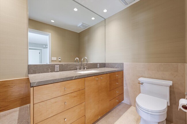 Building Photo - 6789 Shearwater Ln