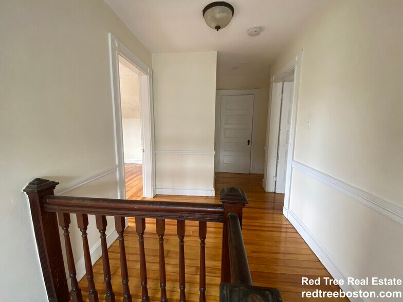 Building Photo - 72 Hobson St