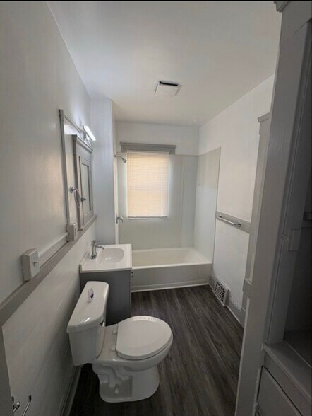 Building Photo - 3925 Memphis Ave