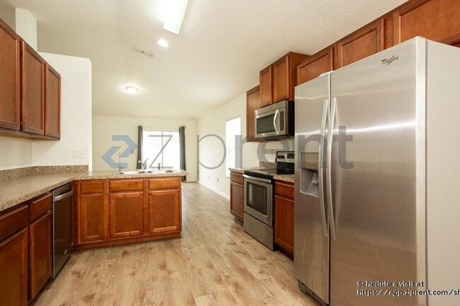 Building Photo - 15307 Bareback Dr