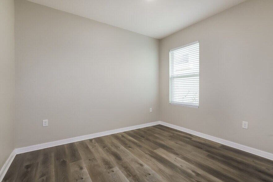 Building Photo - 10529 Whispering Hammock Dr