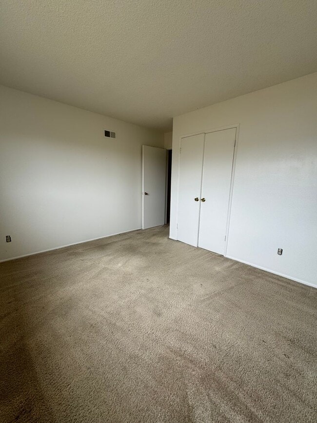 Building Photo - 3 Bedroom House on Tolowa Street