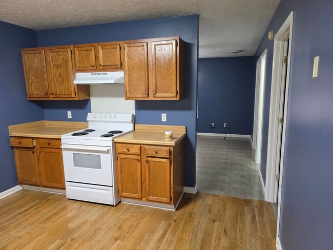 Building Photo - 103 Stanford Cir