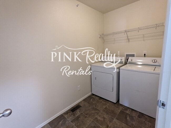 Building Photo - 4853 Pearl Kite View