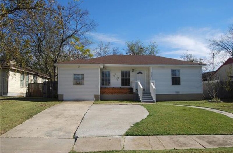 Building Photo - 2208 Farola Dr