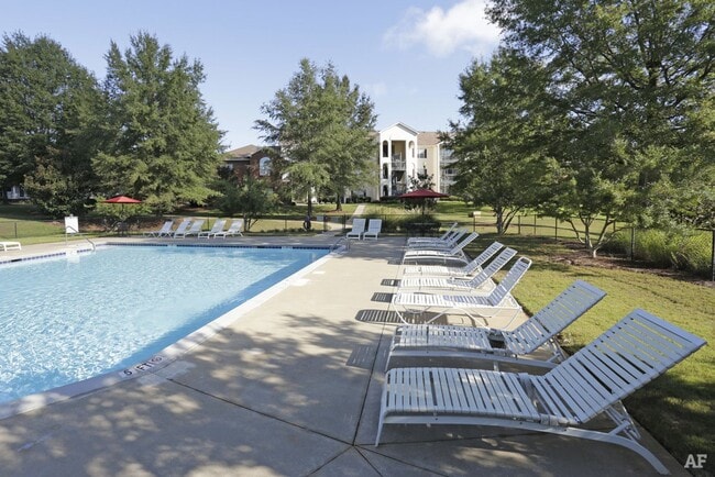 Building Photo - 190-206 (11) (NO TRANSFERS!)