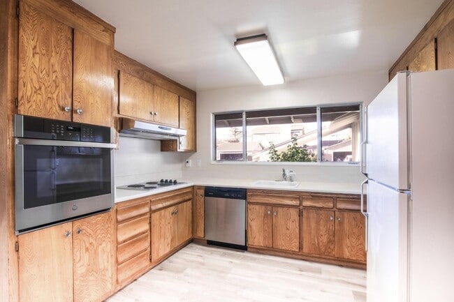 Building Photo - 1761 Kelly St