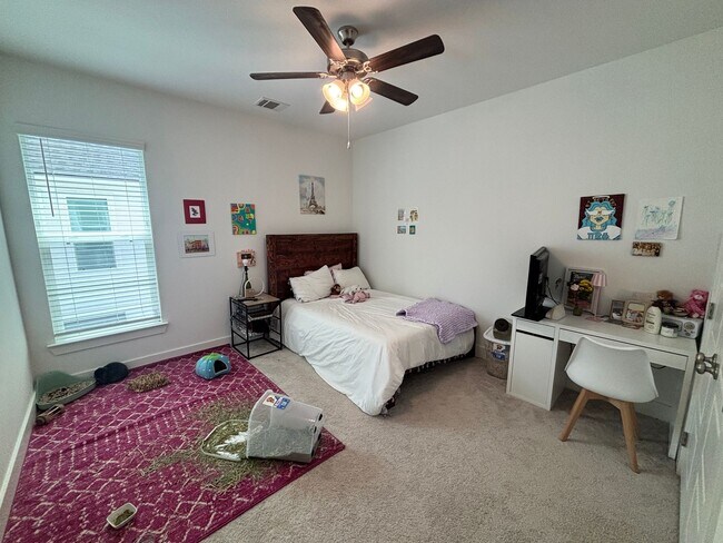 Building Photo - 1117 Briar Gate