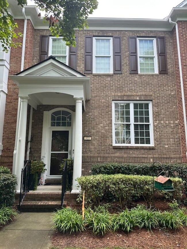 Building Photo - Exclusively Offered by Muse Realty Rentals...
