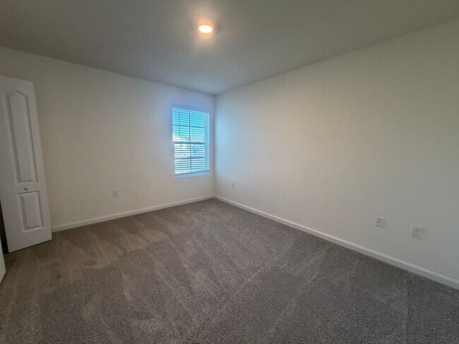 Building Photo - 3/2.5 Townhome in Bridgewater Community
