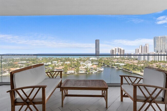 Building Photo - 19707 Turnberry Way