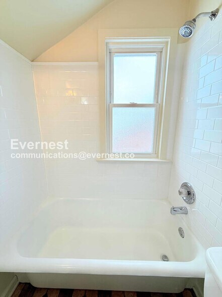 Building Photo - 9353 Kentucky St