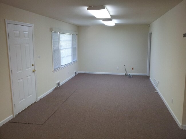 Building Photo - 4267 Chamblee Tucker Rd