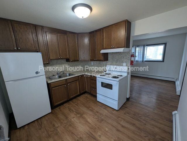 Building Photo - 541 2nd St N