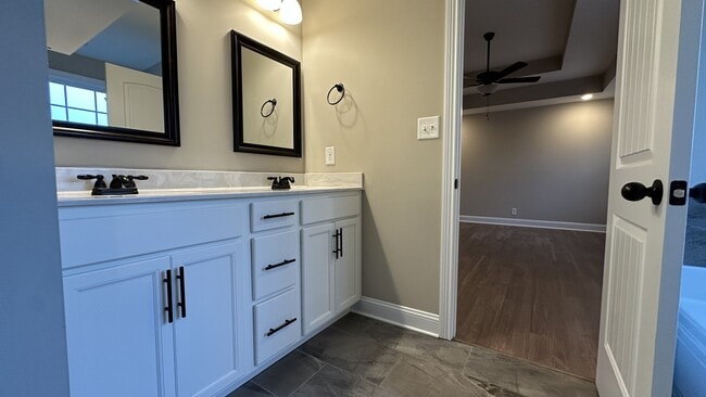 Building Photo - 3149 Timberdale Dr