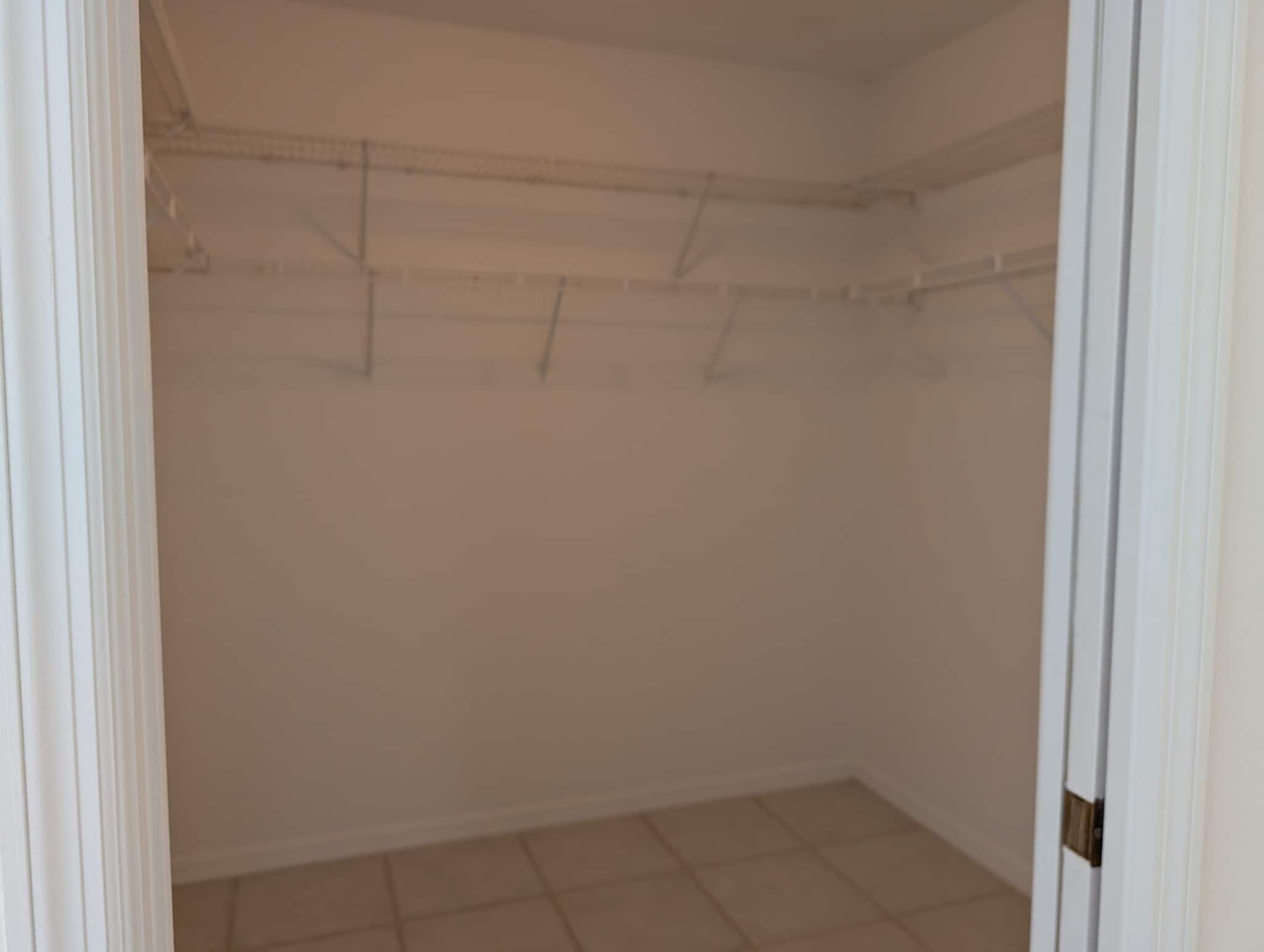 Building Photo - 4202 Central Sarasota Pky