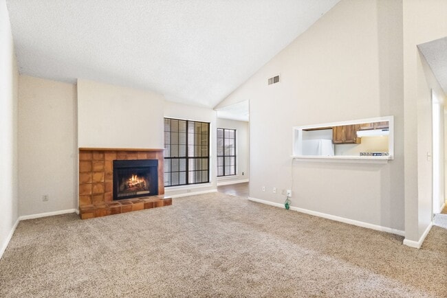 Building Photo - 2255 Thousand Oaks Dr
