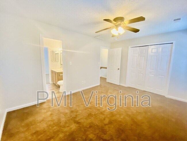 Building Photo - 5142 Settlers Park Dr