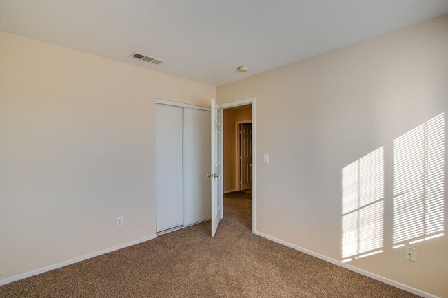 Building Photo - Summerlin west home