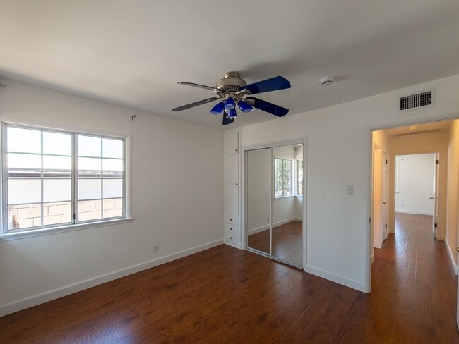 Building Photo - Stunning 3BD/2BA located in beautiful Sunl...