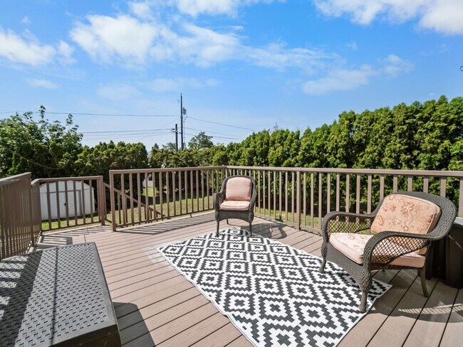 Building Photo - Spacious 2-Bedroom Home with Private Deck,...