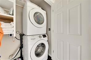 Building Photo - 2947 Moss St