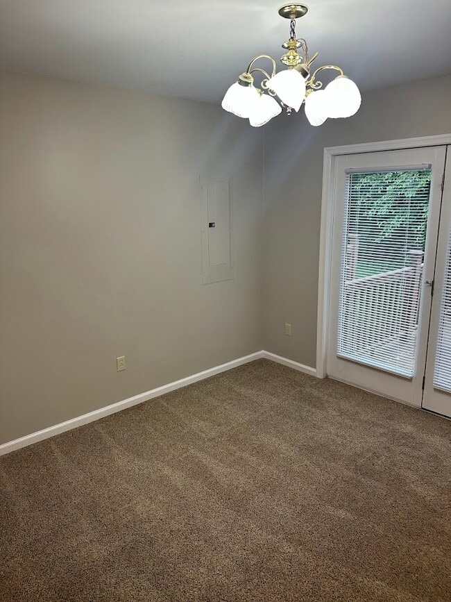 Building Photo - 878 Poplar St