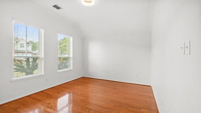 Building Photo - 20910 Deauville Dr