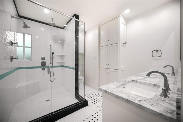 Building Photo - 5623 McCommas Blvd